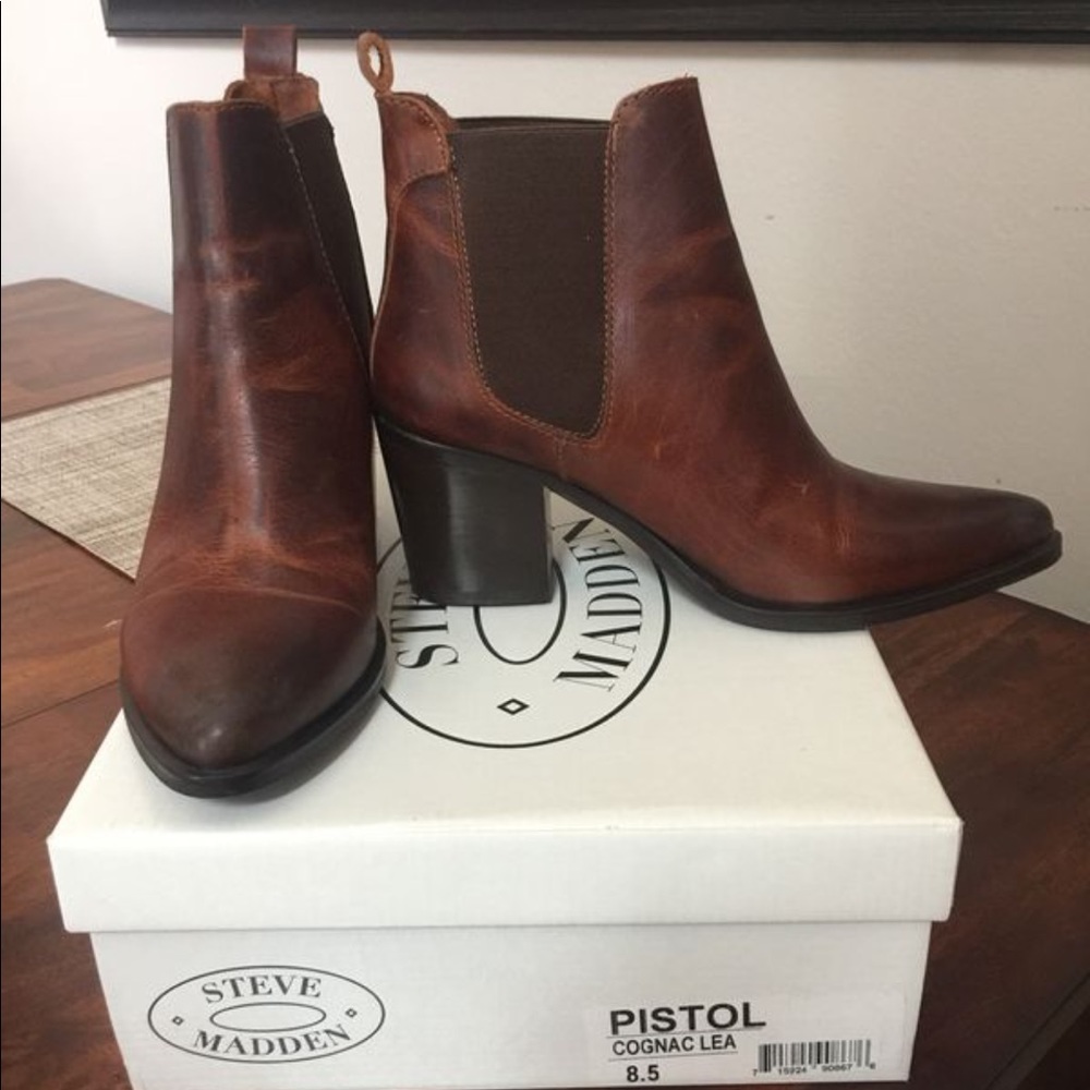 Steve Madden Pistol tan booties